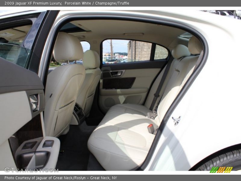  2009 XF Premium Luxury Champagne/Truffle Interior