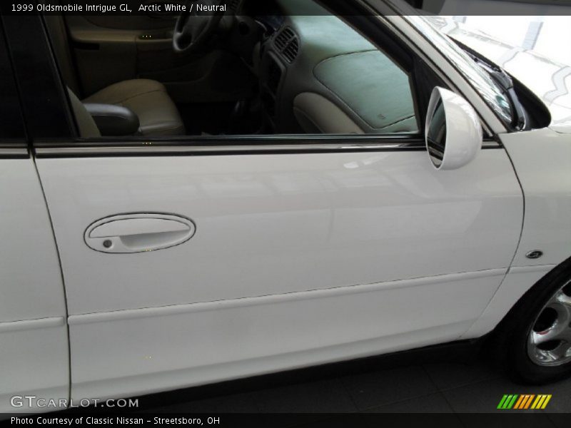 Arctic White / Neutral 1999 Oldsmobile Intrigue GL