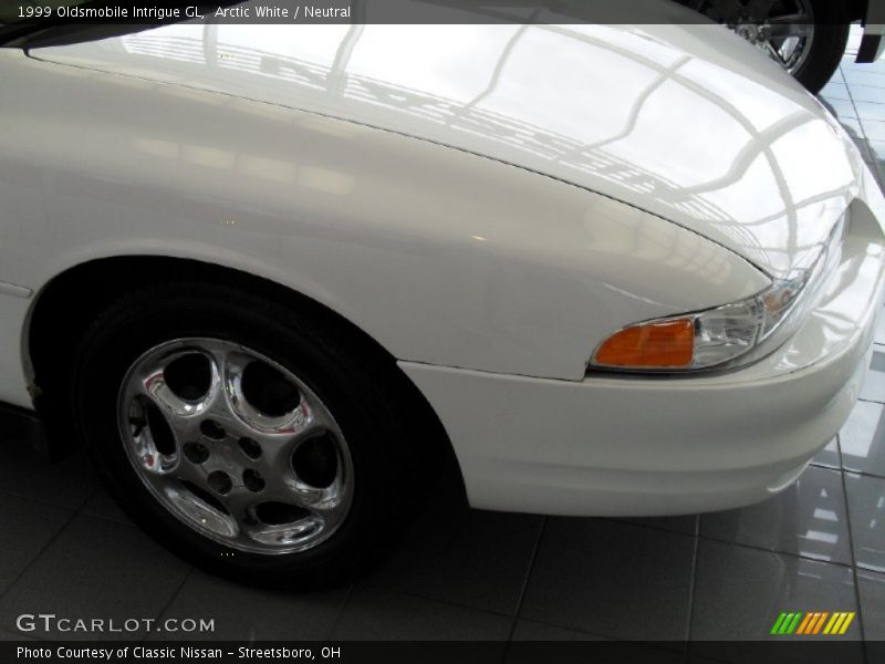 Arctic White / Neutral 1999 Oldsmobile Intrigue GL