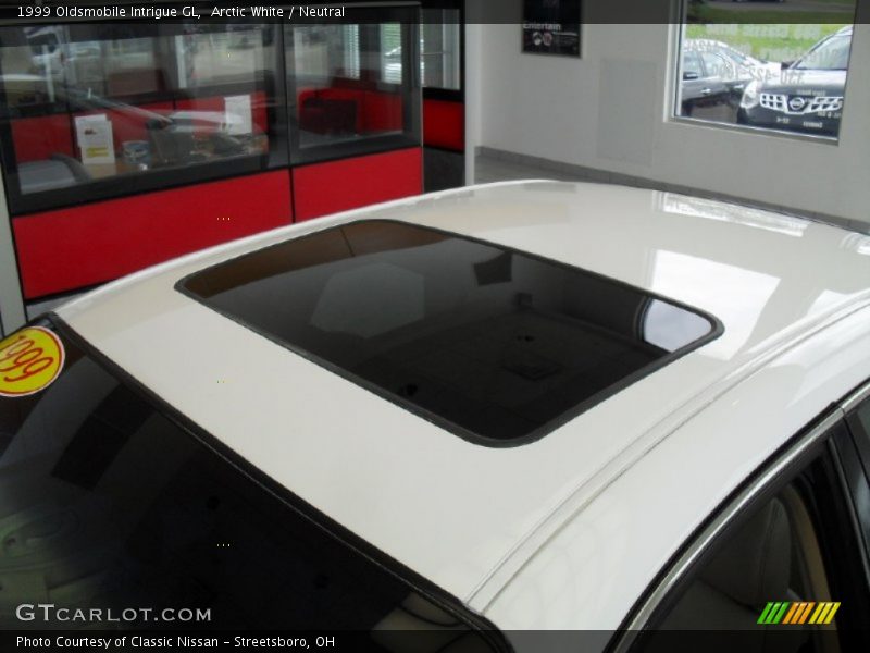 Arctic White / Neutral 1999 Oldsmobile Intrigue GL
