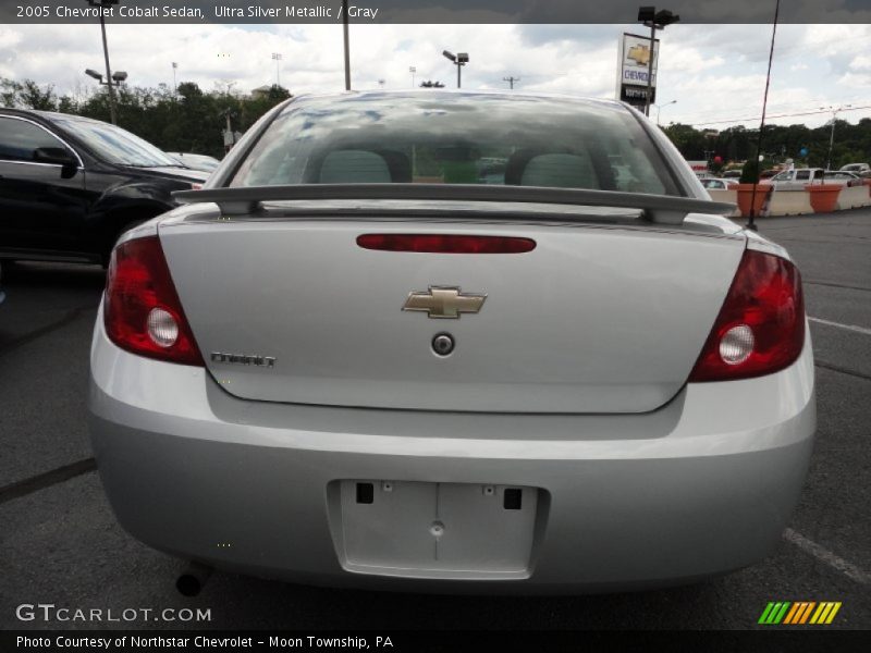 Ultra Silver Metallic / Gray 2005 Chevrolet Cobalt Sedan