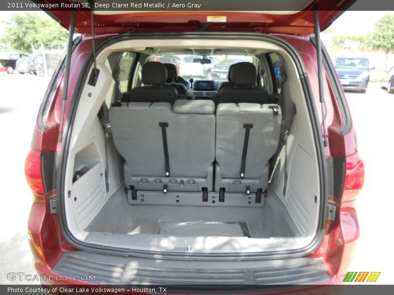 Deep Claret Red Metallic / Aero Gray 2011 Volkswagen Routan SE