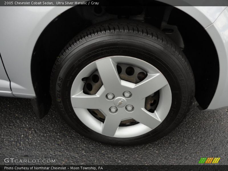 Ultra Silver Metallic / Gray 2005 Chevrolet Cobalt Sedan