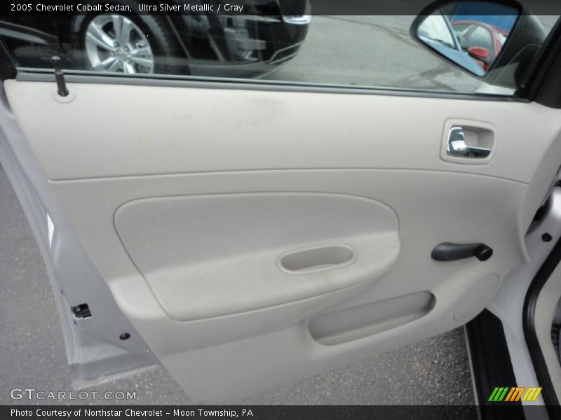 Ultra Silver Metallic / Gray 2005 Chevrolet Cobalt Sedan