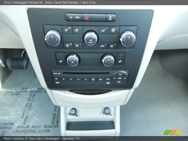 Deep Claret Red Metallic / Aero Gray 2011 Volkswagen Routan SE