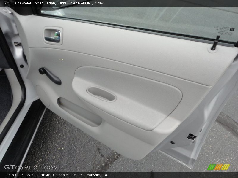 Ultra Silver Metallic / Gray 2005 Chevrolet Cobalt Sedan