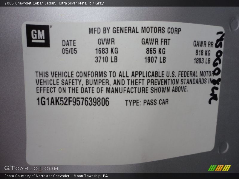 Ultra Silver Metallic / Gray 2005 Chevrolet Cobalt Sedan