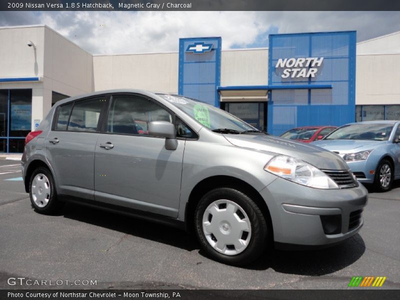 Magnetic Gray / Charcoal 2009 Nissan Versa 1.8 S Hatchback