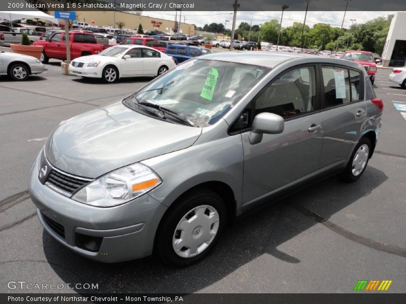 Magnetic Gray / Charcoal 2009 Nissan Versa 1.8 S Hatchback