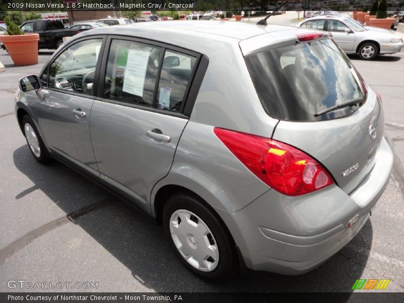 Magnetic Gray / Charcoal 2009 Nissan Versa 1.8 S Hatchback