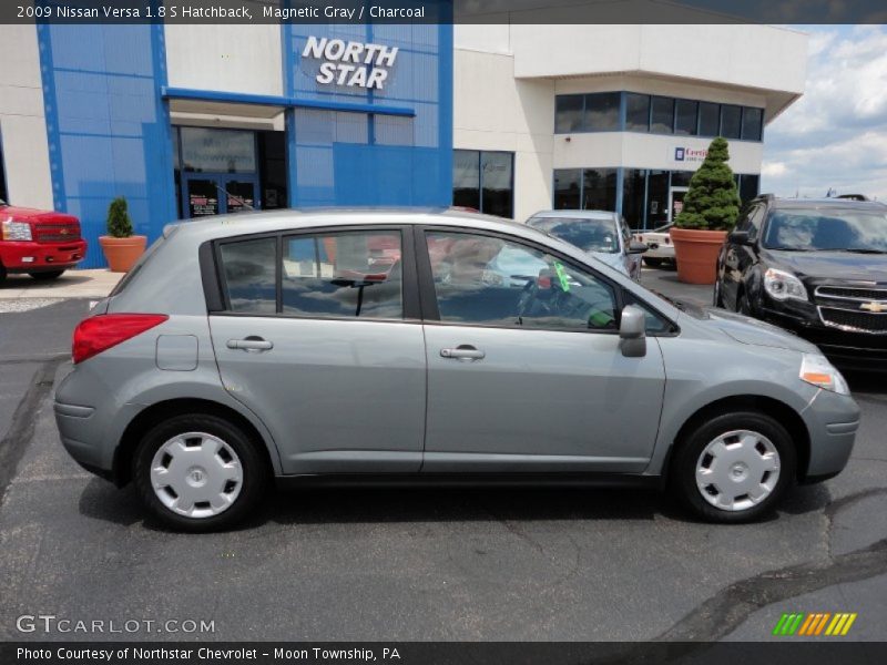 Magnetic Gray / Charcoal 2009 Nissan Versa 1.8 S Hatchback