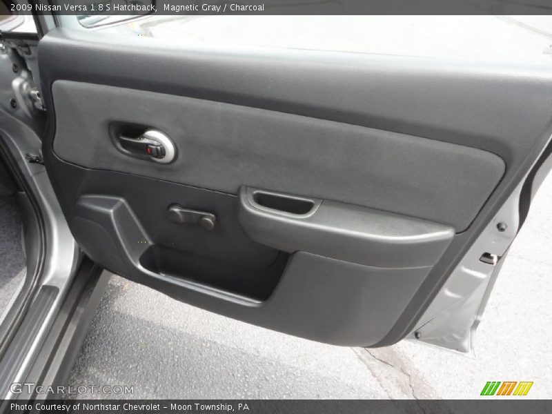 Magnetic Gray / Charcoal 2009 Nissan Versa 1.8 S Hatchback