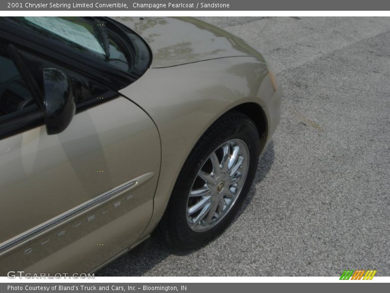 Champagne Pearlcoat / Sandstone 2001 Chrysler Sebring Limited Convertible