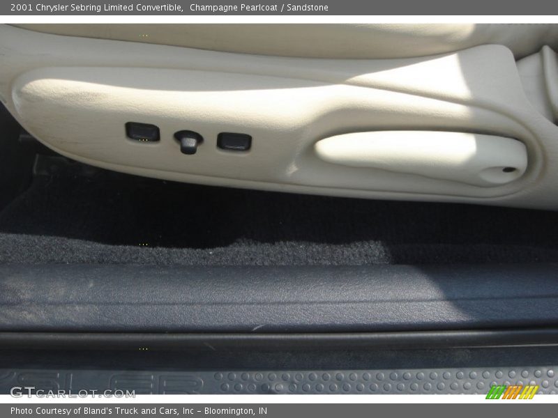 Champagne Pearlcoat / Sandstone 2001 Chrysler Sebring Limited Convertible