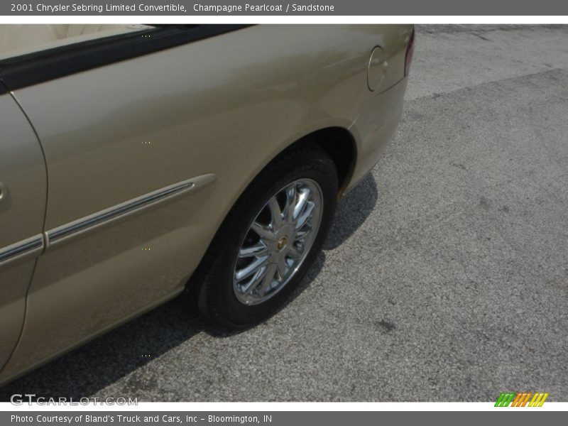 Champagne Pearlcoat / Sandstone 2001 Chrysler Sebring Limited Convertible