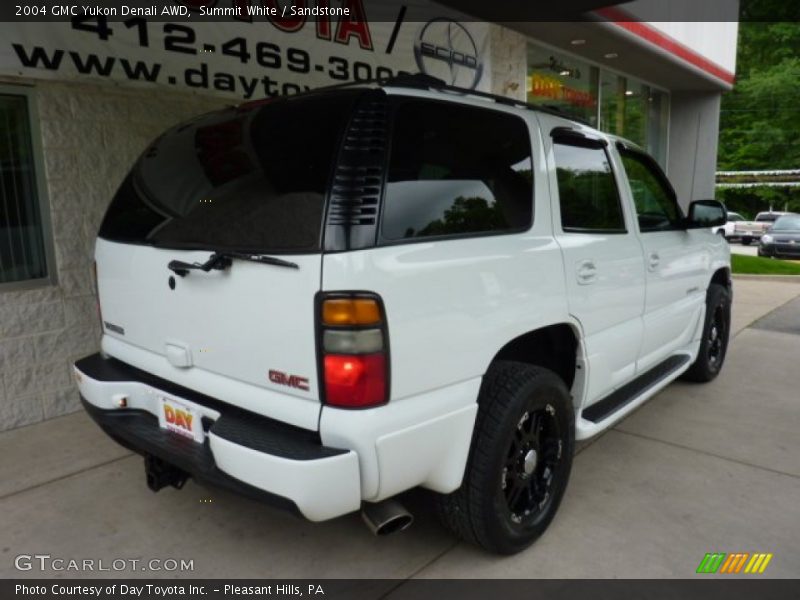 Summit White / Sandstone 2004 GMC Yukon Denali AWD