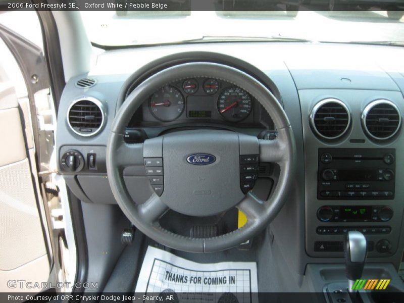 Dashboard of 2006 Freestyle SEL