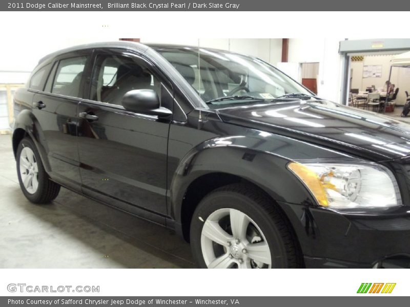 Brilliant Black Crystal Pearl / Dark Slate Gray 2011 Dodge Caliber Mainstreet