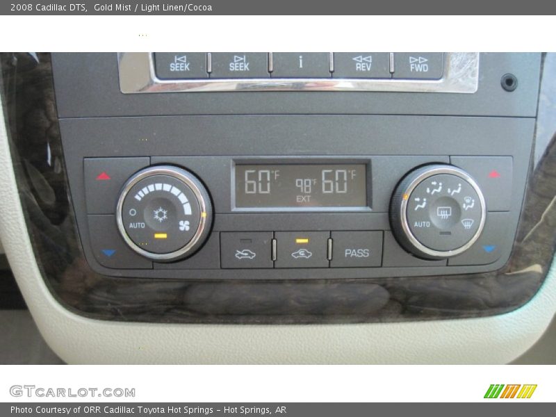 Gold Mist / Light Linen/Cocoa 2008 Cadillac DTS