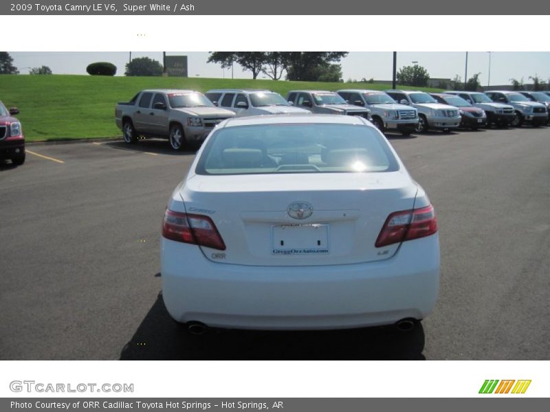Super White / Ash 2009 Toyota Camry LE V6