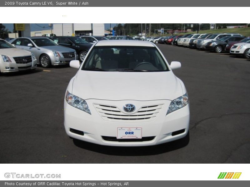 Super White / Ash 2009 Toyota Camry LE V6