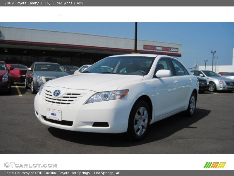 Super White / Ash 2009 Toyota Camry LE V6