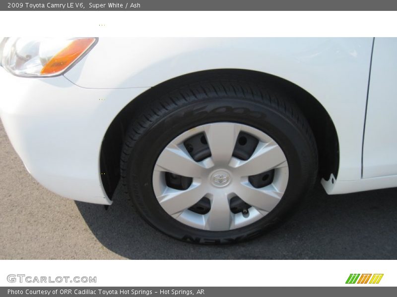 Super White / Ash 2009 Toyota Camry LE V6