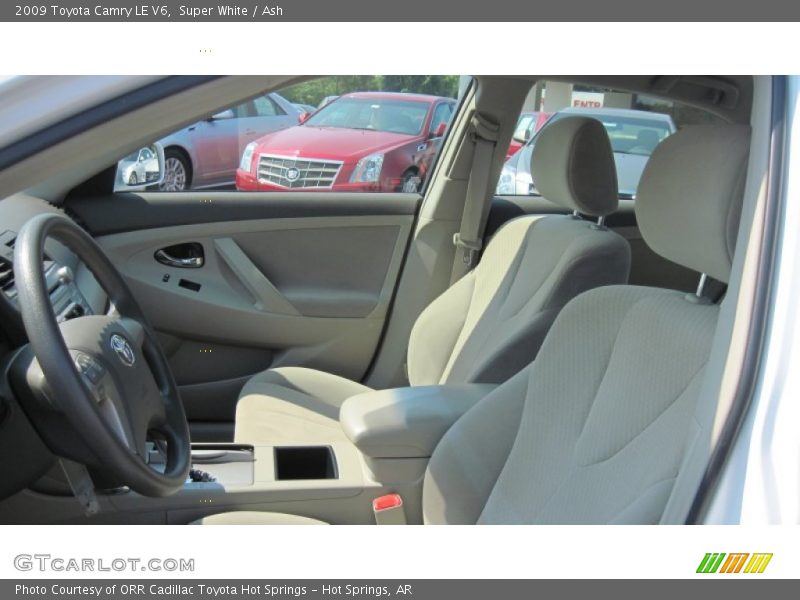 Super White / Ash 2009 Toyota Camry LE V6