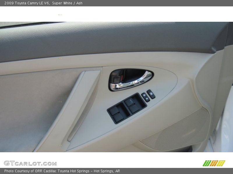 Super White / Ash 2009 Toyota Camry LE V6