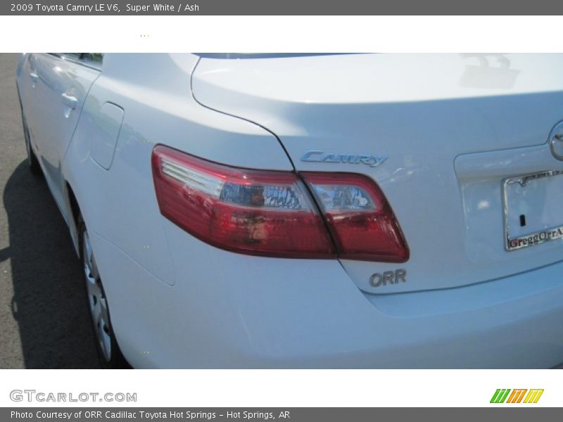 Super White / Ash 2009 Toyota Camry LE V6