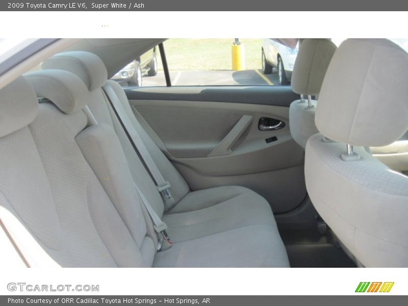 Super White / Ash 2009 Toyota Camry LE V6