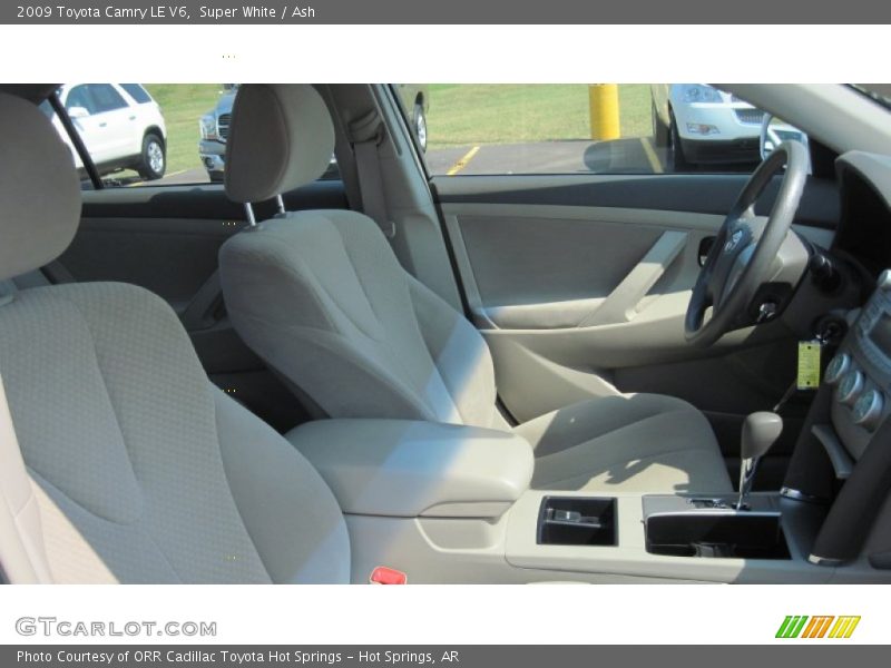 Super White / Ash 2009 Toyota Camry LE V6