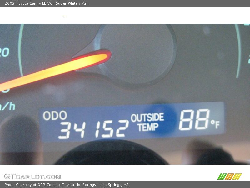 Super White / Ash 2009 Toyota Camry LE V6