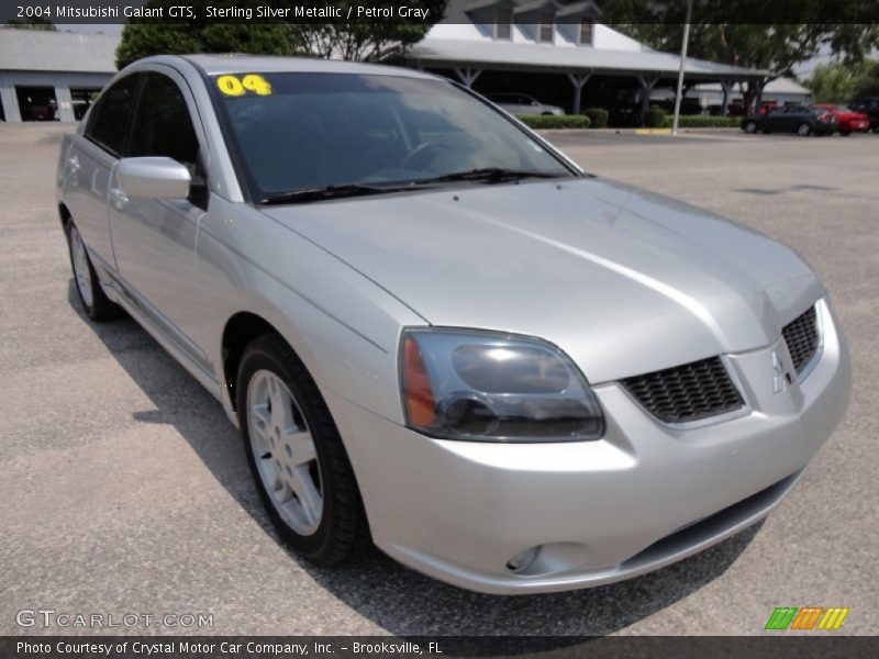 Front 3/4 View of 2004 Galant GTS