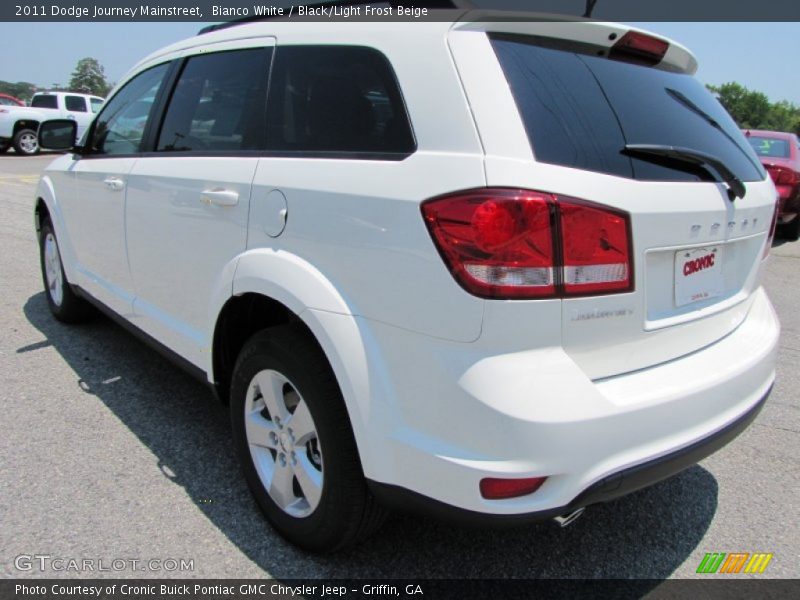 Bianco White / Black/Light Frost Beige 2011 Dodge Journey Mainstreet