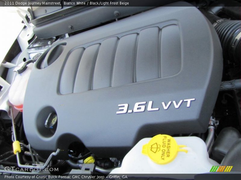 Bianco White / Black/Light Frost Beige 2011 Dodge Journey Mainstreet