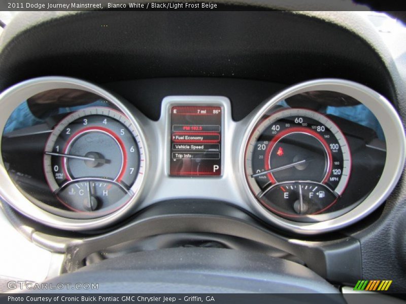 Bianco White / Black/Light Frost Beige 2011 Dodge Journey Mainstreet