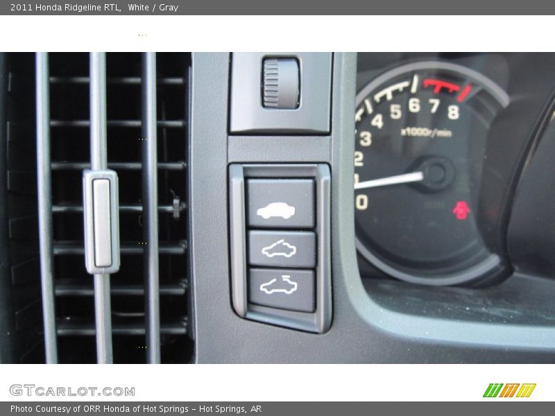 White / Gray 2011 Honda Ridgeline RTL