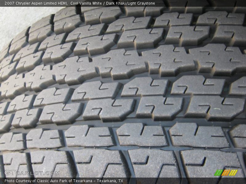 Cool Vanilla White / Dark Khaki/Light Graystone 2007 Chrysler Aspen Limited HEMI