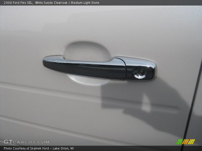 White Suede Clearcoat / Medium Light Stone 2009 Ford Flex SEL