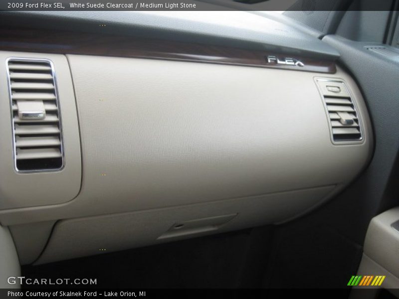 White Suede Clearcoat / Medium Light Stone 2009 Ford Flex SEL