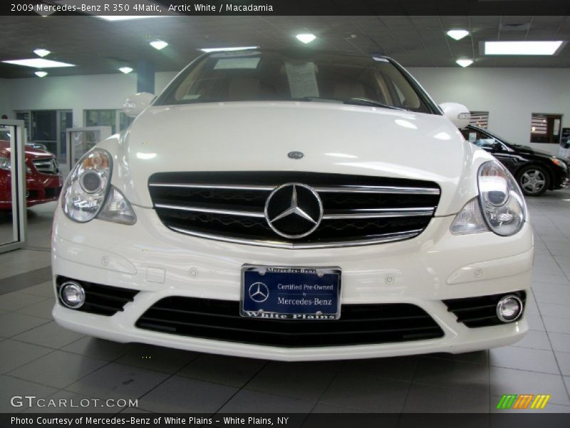 Arctic White / Macadamia 2009 Mercedes-Benz R 350 4Matic