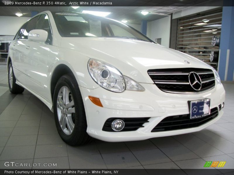 Arctic White / Macadamia 2009 Mercedes-Benz R 350 4Matic