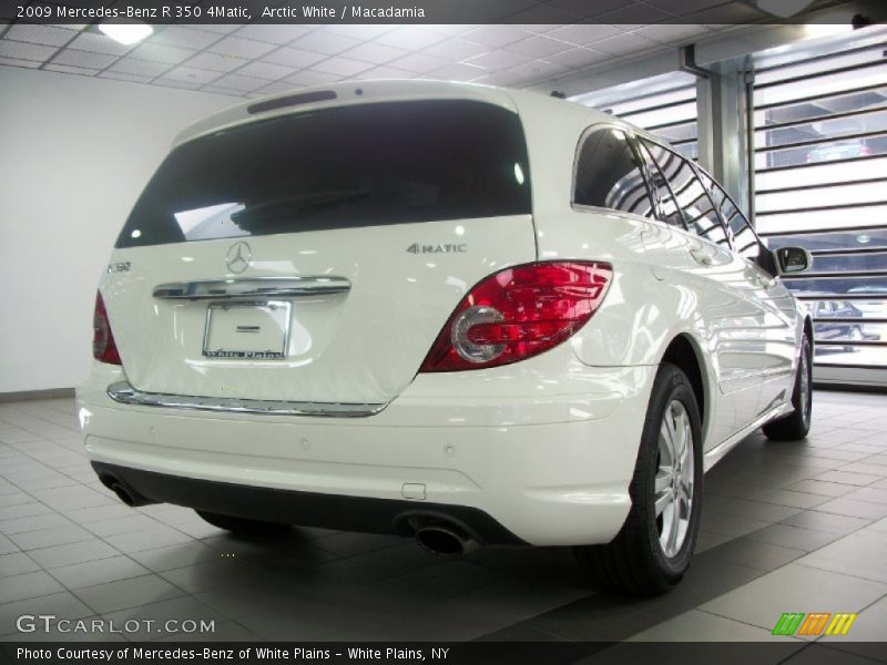 Arctic White / Macadamia 2009 Mercedes-Benz R 350 4Matic