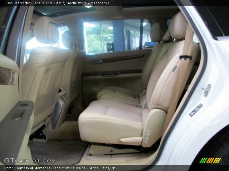 Arctic White / Macadamia 2009 Mercedes-Benz R 350 4Matic