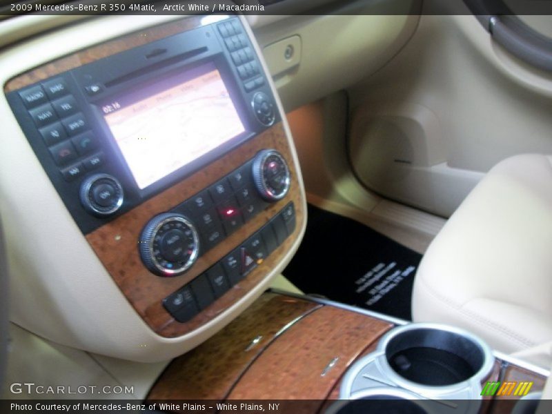 Arctic White / Macadamia 2009 Mercedes-Benz R 350 4Matic