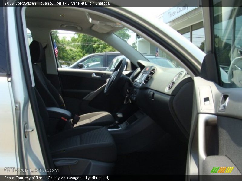 Reflex Silver Metallic / Charcoal 2009 Volkswagen Tiguan S