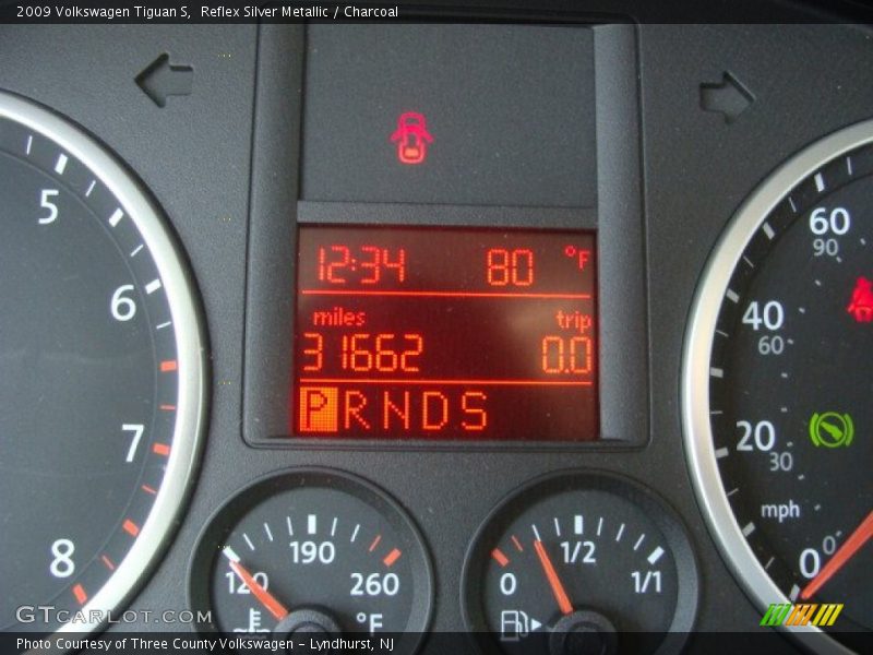 Reflex Silver Metallic / Charcoal 2009 Volkswagen Tiguan S