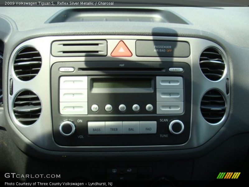 Reflex Silver Metallic / Charcoal 2009 Volkswagen Tiguan S
