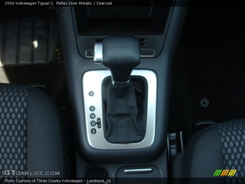 Reflex Silver Metallic / Charcoal 2009 Volkswagen Tiguan S